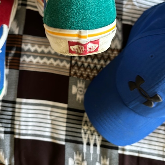 I have a multi collar vans with hat - Picture 1 of 2